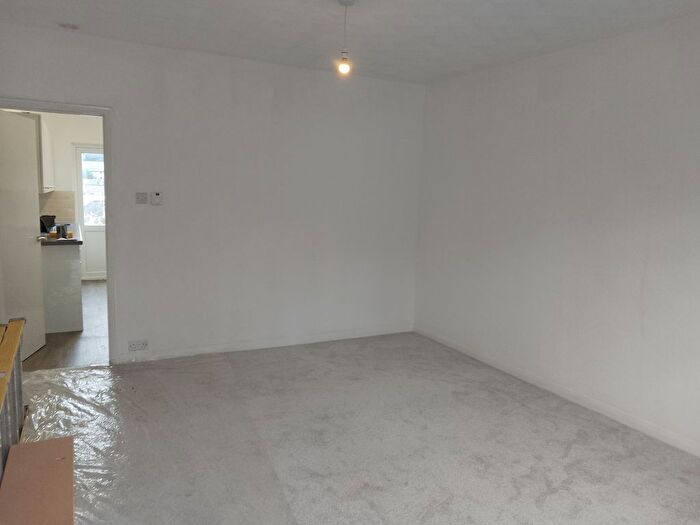 1 Bedroom Flat To Rent In Victoria Road, Chatham, ME4