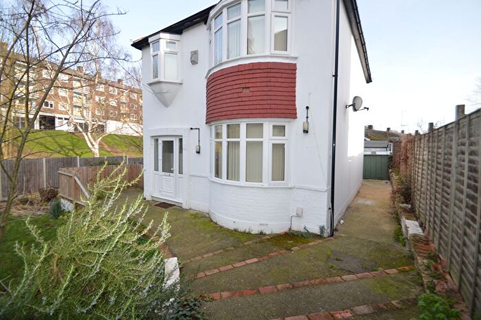 3 Bedroom Detached House To Rent In Bassant Road, Plumstead, SE18