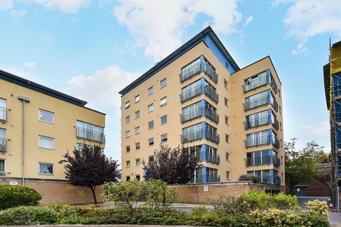 2 Bedroom Flat For Sale In Premiere Place, Canary Wharf, E14