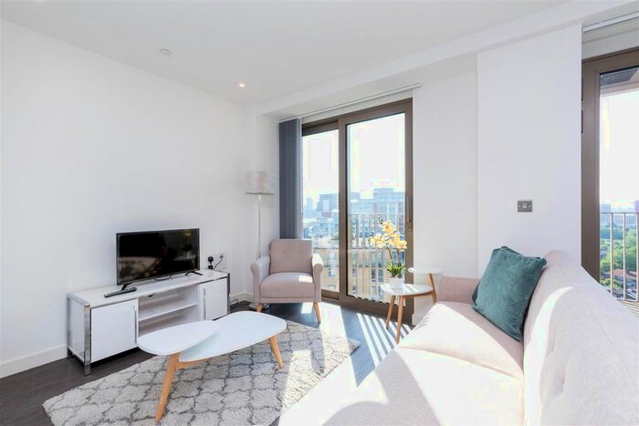 2 Bedroom Flat To Rent In Western Gateway, Custom House, E16