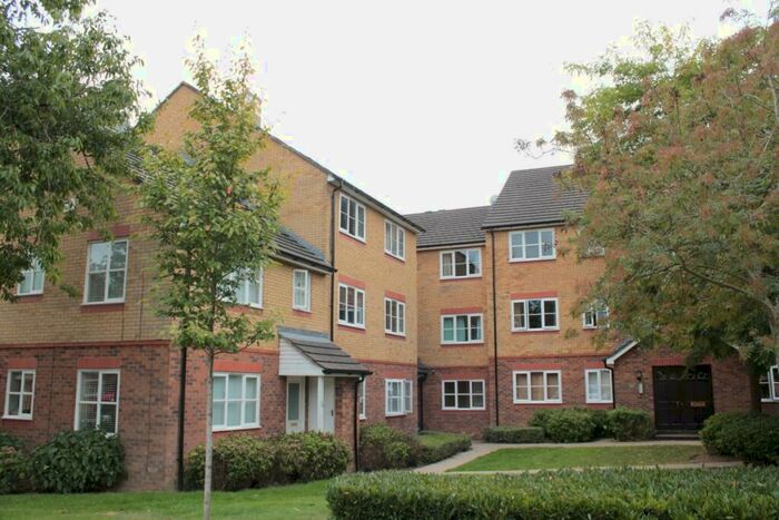 2 Bedroom Flat To Rent In Birkheads Road, Reigate, RH2
