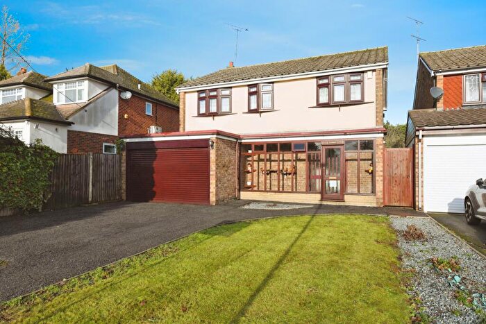 4 Bedroom Detached House For Sale In Beehive Chase, Brentwood, CM15