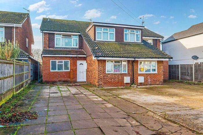 4 Bedroom Semi Detached House For Sale In North Town Road, Maidenhead, SL6