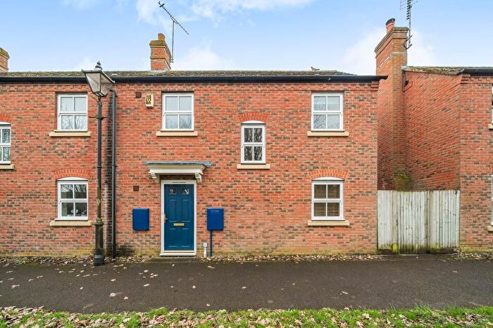 2 Bedroom End Terrace House For Sale In Wixon Path, Fairford Leys, HP19