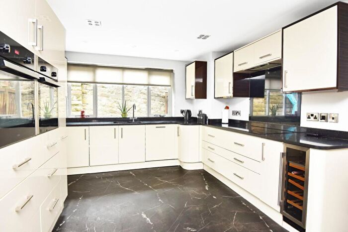 3 Bedroom Terraced House For Sale In High Bridge Court, Waterside, Knaresborough, HG5