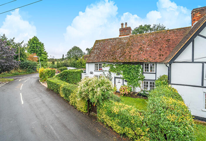 3 Bedroom Semi-Detached House For Sale In Wheelwrights Cottages, Lewson Street, Norton, Sittingbourne, Kent, ME9