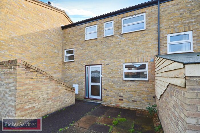 2 Bedroom Property To Rent In Meadow Way, Cambridge, CB22