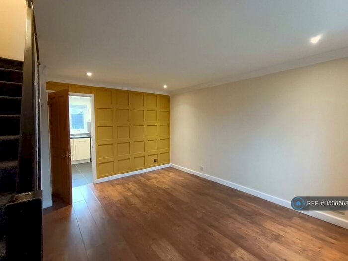 2 Bedroom End Of Terrace House To Rent In Glenwood Drive, Middleton, Manchester, M24