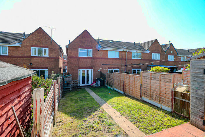 2 Bedroom Town House For Sale In Rutland Close, Sandbach, CW11