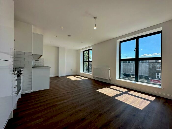 1 Bedroom Apartment To Rent In High Street, Brentwood, CM14