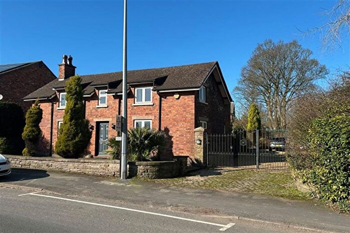 3 Bedroom Detached House For Sale In Chester Road, Macclesfield, SK11