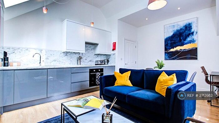 1 Bedroom Flat To Rent In Dukes Avenue, New Malden, KT3