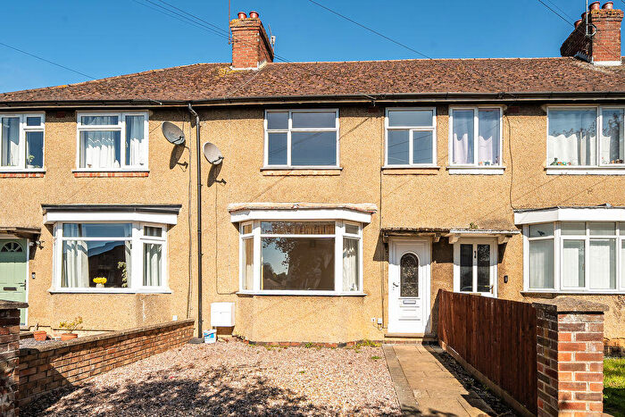 3 Bedroom Terraced House For Sale In Ruscote Square, Banbury - No Onward Chain, OX16