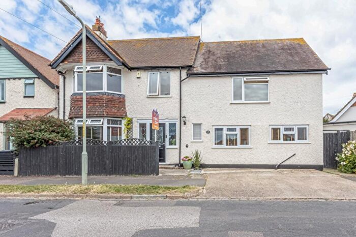 4 Bedroom Detached House For Sale In West Cliff Drive, Herne Bay, Kent, CT6