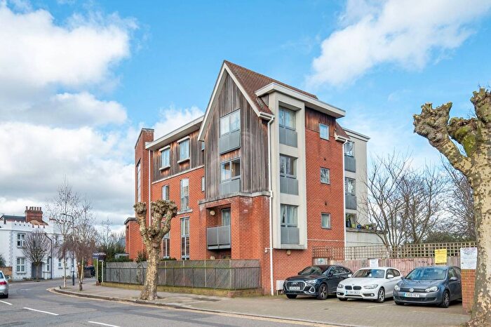 1 Bedroom Flat For Sale In Station Parade, Willesden Green, London, NW2