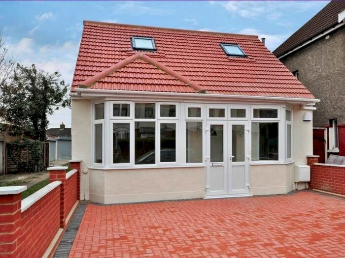 5 Bedroom Detached Bungalow To Rent In Meldrum Road, Goodmayes, Ilford, IG3