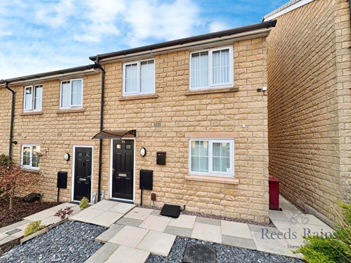 3 Bedroom Terraced House To Rent In Waterloo Road, Burnley, Lancashire, BB11