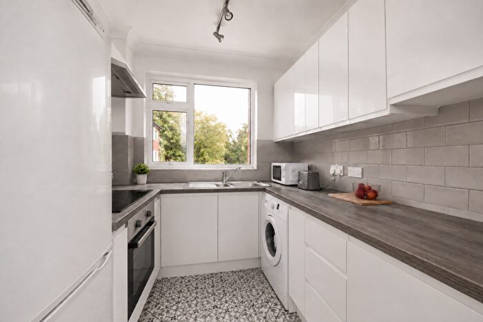 1 Bedroom Flat To Rent In Fairfield Court, Daisy Bank Road, Manchester, M14