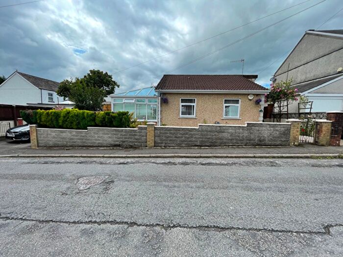 2 Bedroom Bungalow For Sale In Heol Y Nant, Clydach, Swansea, SA6
