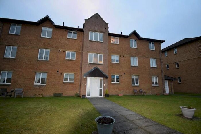 2 Bedroom Flat To Rent In Academy Gardens, Irvine, KA12