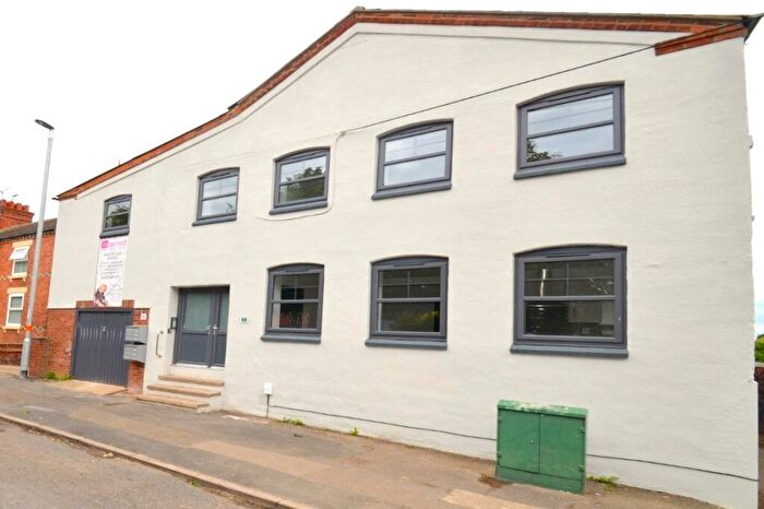 2 Bedroom Flat To Rent In Finedon Road, Irthlingborough, Wellingborough, Northamptonshire, NN9