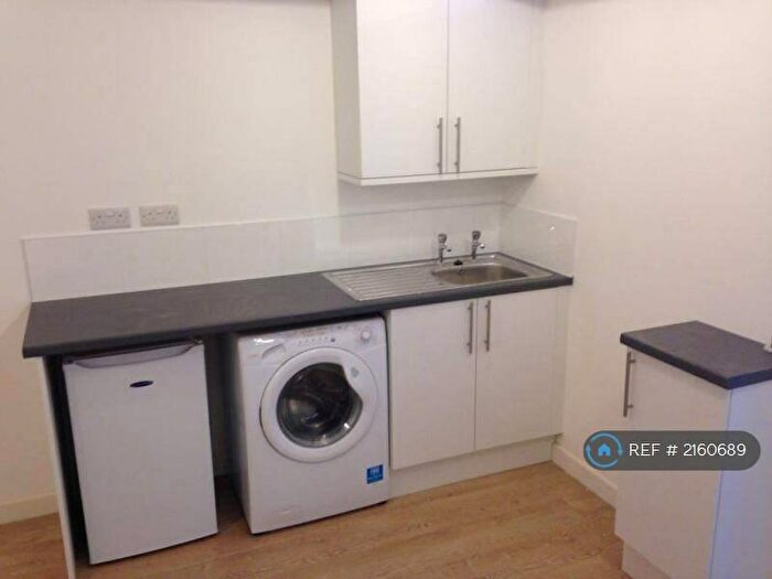 Studio To Rent In Basement, London, NW2