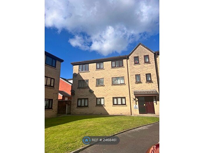 2 Bedroom Flat To Rent In Bridgeman House, Farnworth, Bolton, BL4