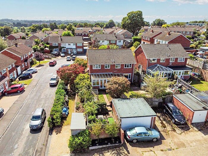 3 Bedroom Semi-Detached House For Sale In Streele View, Uckfield, TN22