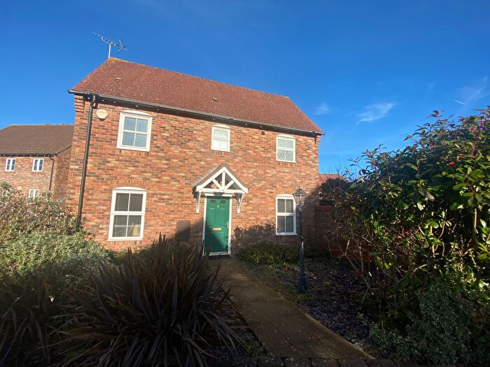 3 Bedroom Detached House To Rent In Blue Field, Singleton, Ashford, TN23