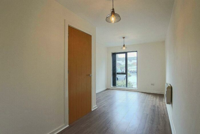 2 Bedroom Flat To Rent In Ordsall Lane, Salford, M5