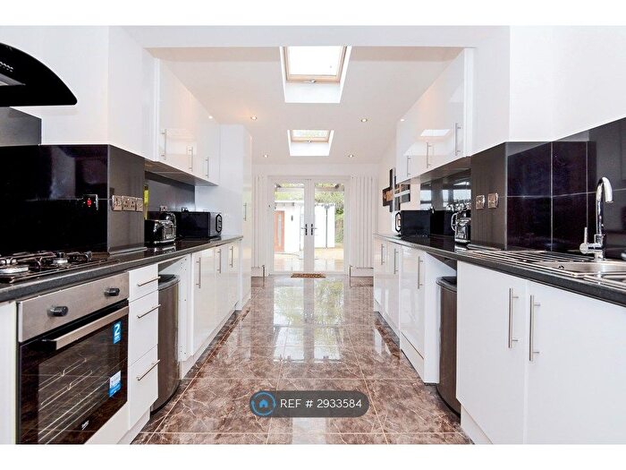 1 Bedroom Flat To Rent In Love Lane, Newbury, RG14