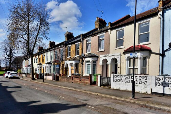3 Bedroom Property To Rent In Forster Road, London, E17