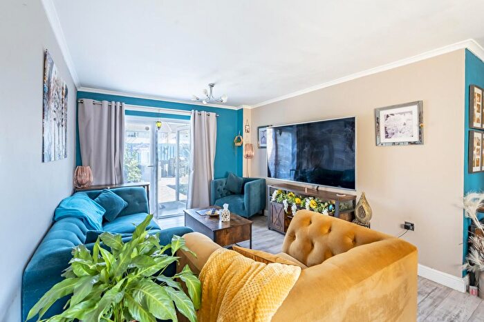 3 Bedroom Terraced House For Sale In Oldman Court, York, YO24