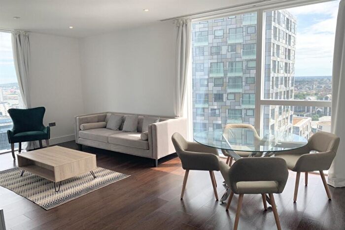 2 Bedroom Apartment To Rent In Harbour Way, E14