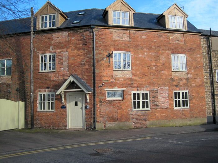 1 Bedroom Flat To Rent In Westgate, Oakham, LE15