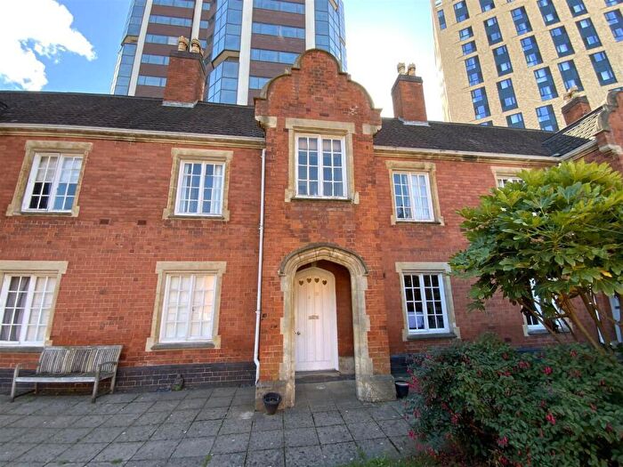 1 Bedroom Apartment For Sale In - Ladywood Middleway, Birmingham, West Midlands, B16