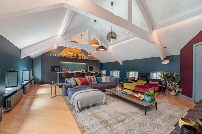 1 Bedroom Apartment To Rent In Flat, Waterfront House, Lower Bristol Road, Bath, BA2