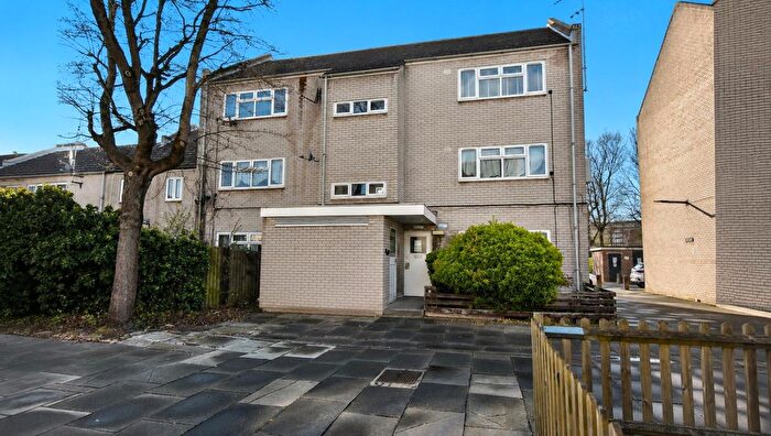 2 Bedroom Flat To Rent In Poplar Place, London, SE28