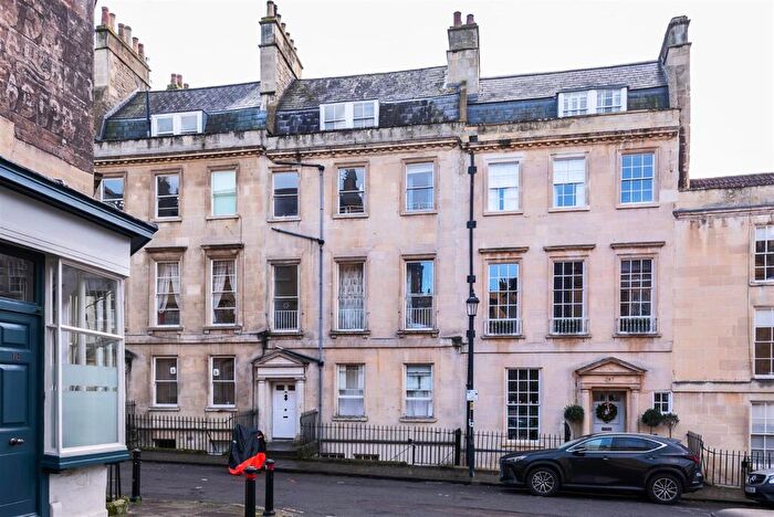 3 Bedroom Flat To Rent In Rivers Street, Bath, BA1