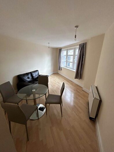 2 Bedroom Apartment To Rent In Stanlo House, Manchester, M1