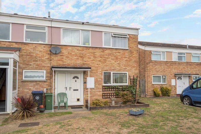 1 Bedroom Flat To Rent In Mellor Close, Walton-On-Thames, KT12