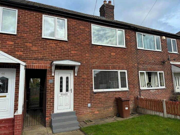4 Bedroom Terraced House For Sale In Westfield Drive, Yeadon, LS19