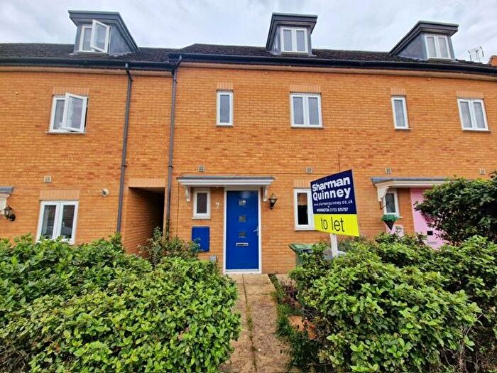 3 Bedroom Town House To Rent In Beadle Way, Peterborough, PE4