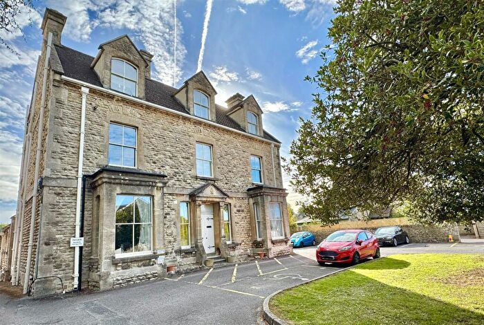 1 Bedroom Flat For Sale In Victoria Road, Cirencester, GL7