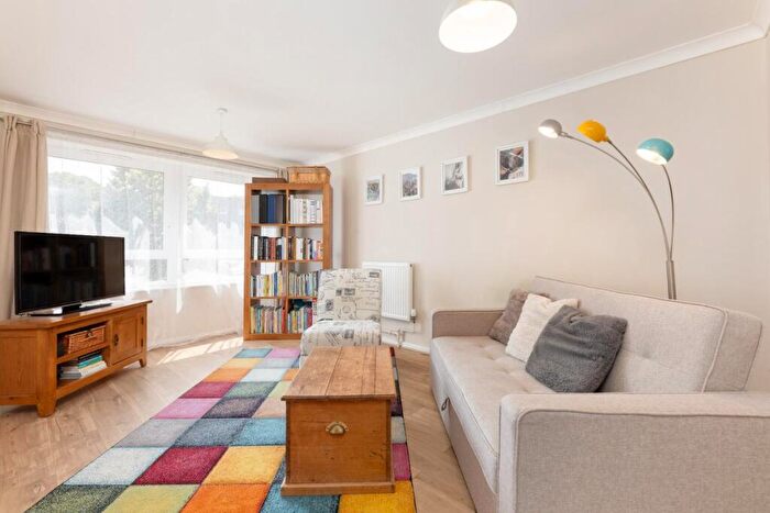 1 Bedroom Flat For Sale In McNeil Road, London, SE5