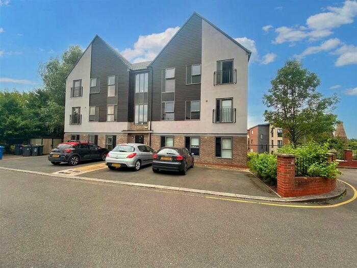 2 Bedroom Apartment To Rent In Rosedawn Close East, Hanley, Stoke-On-Trent, ST1