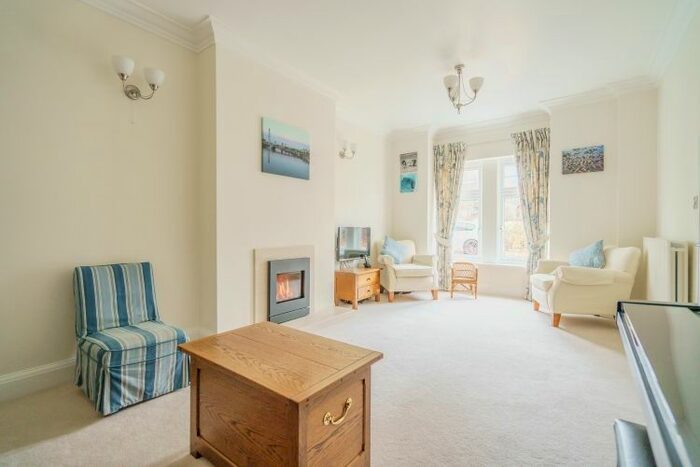 4 Bedroom Terraced House To Rent In Stone Meadow, Oxford, OX2