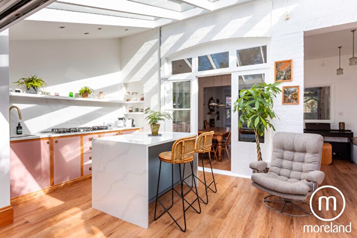 5 Bedroom Semi-Detached House For Sale In Hamilton Road, Dollis Hill, NW10