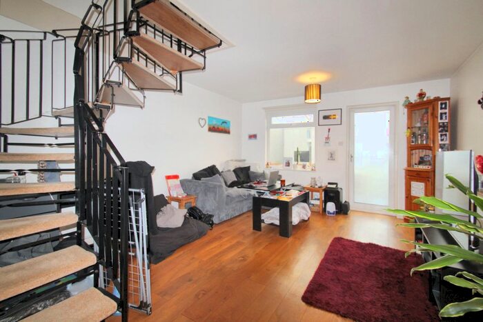 2 Bedroom End Of Terrace House To Rent In Aldenham Drive, Uxbridge, Greater London, UB8