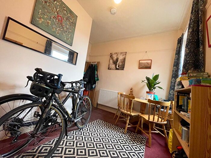 2 Bedroom Terraced House To Rent In South Road, Sheffield, S6